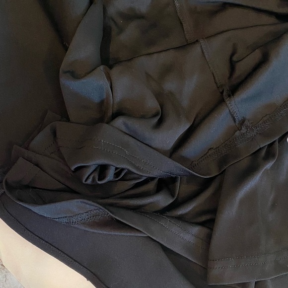 Aidan Maddox Black gown - Picture 9 of 12